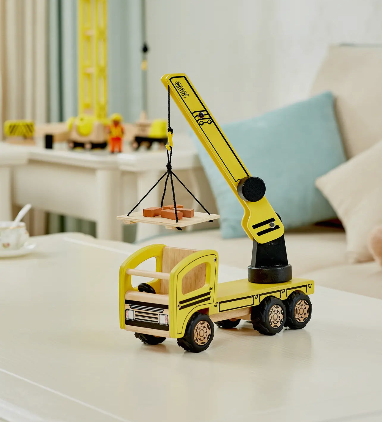 Pintoy Mobile Crane