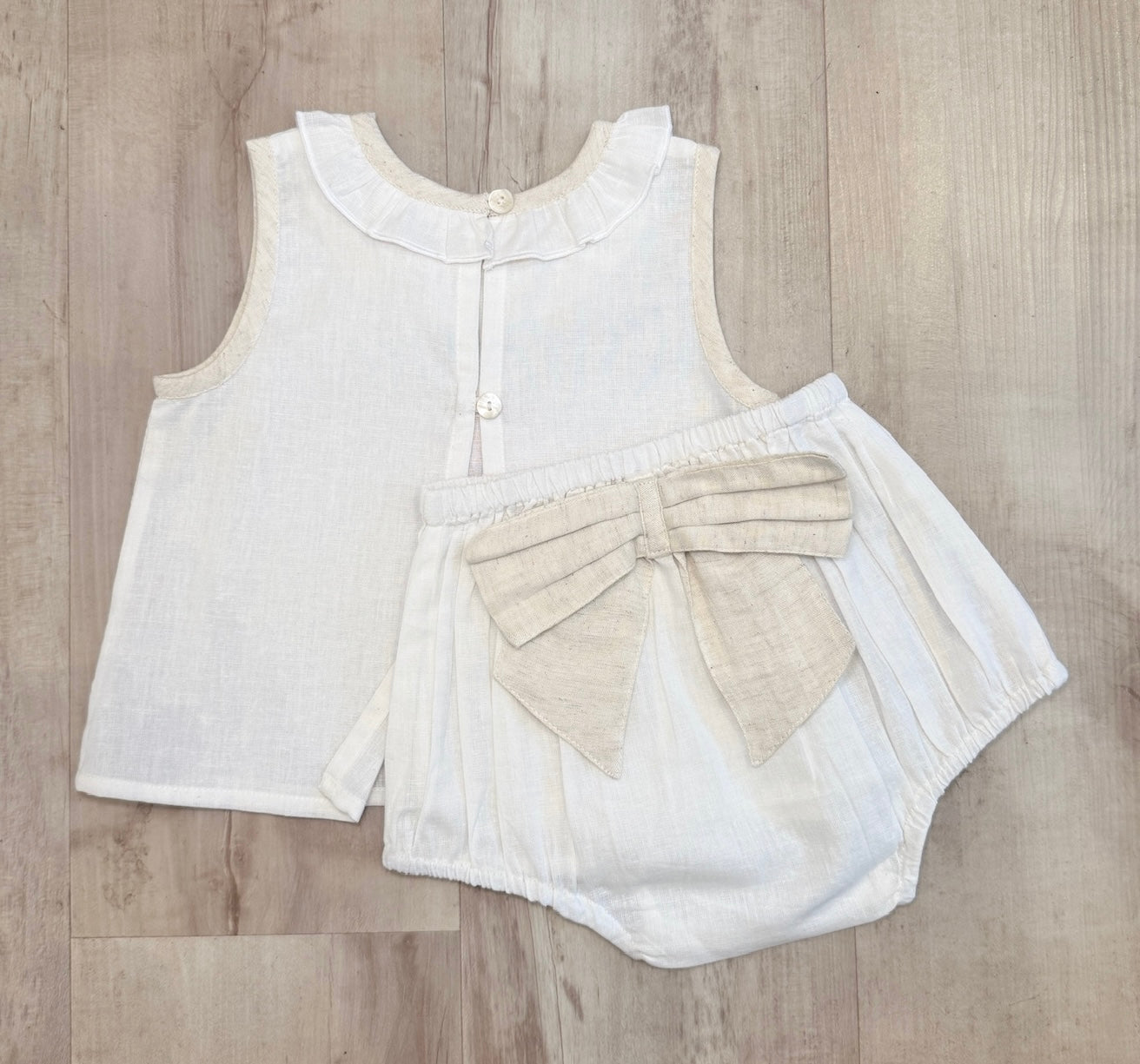 White/Natural Linen Diaper Set